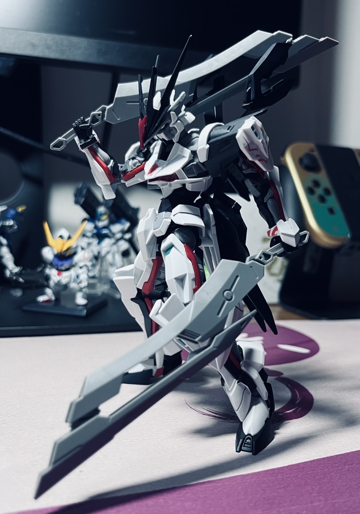 MHF-01 Ω pose